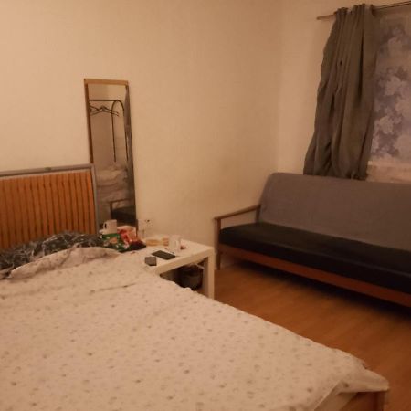 Private Rooms In 3 Bedroom Flat!! Londres Exterior foto