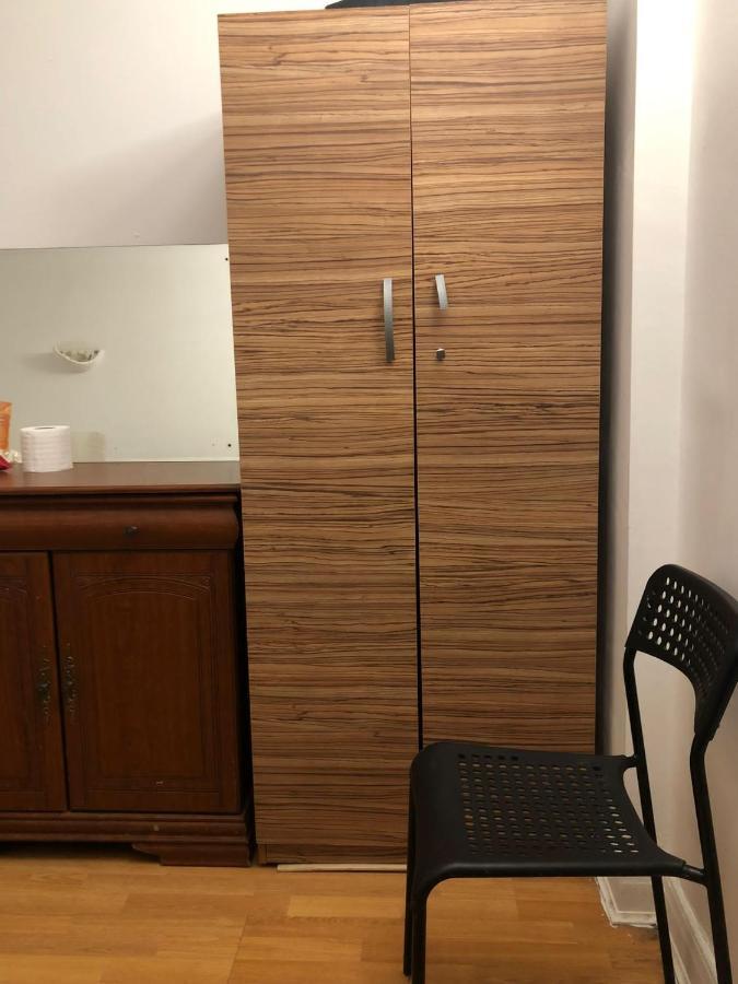 Private Rooms In 3 Bedroom Flat!! Londres Exterior foto